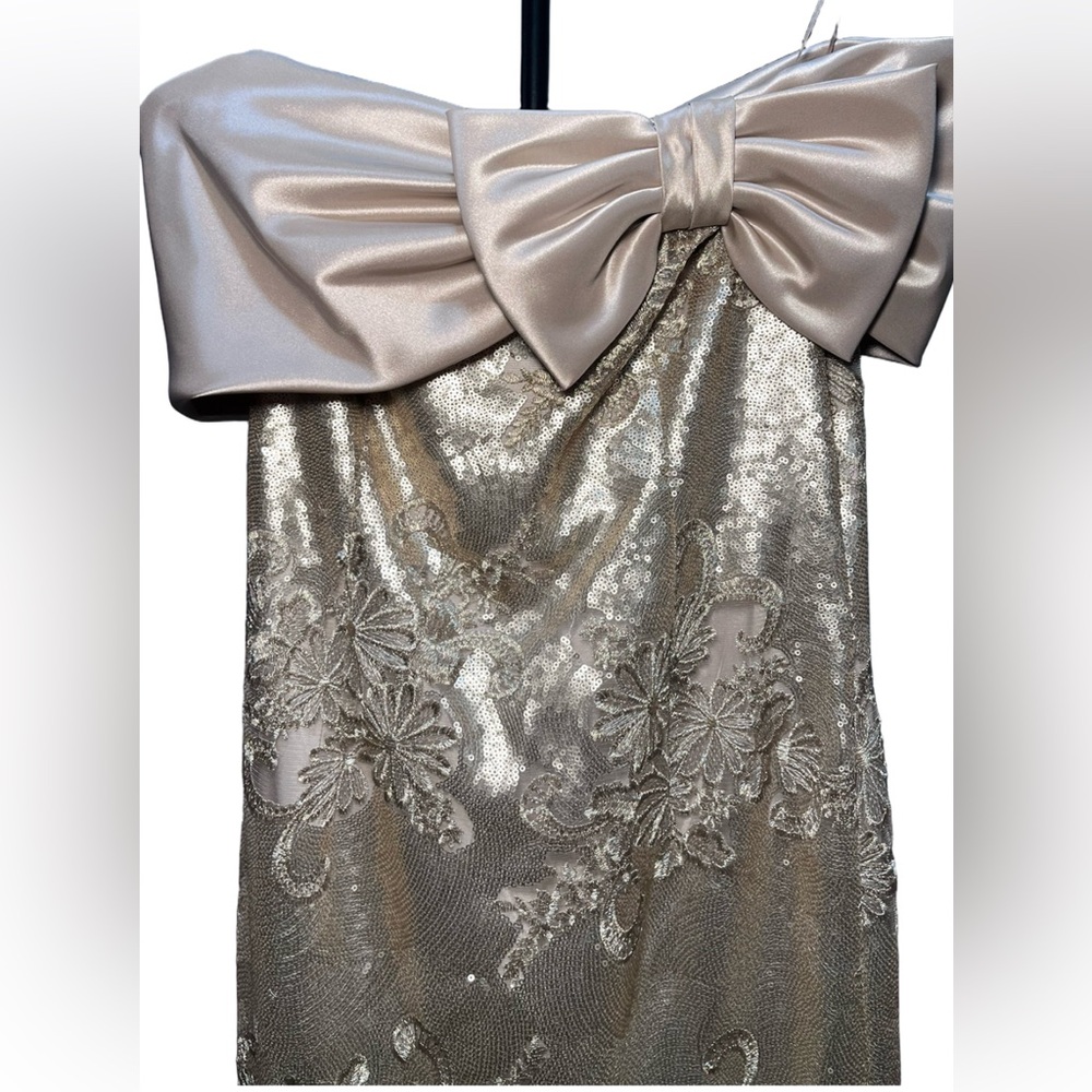 Teri Jon for Rickie Freeman - Off shoulder Gold Bow Cocktail Dress - Picture 4 of 7